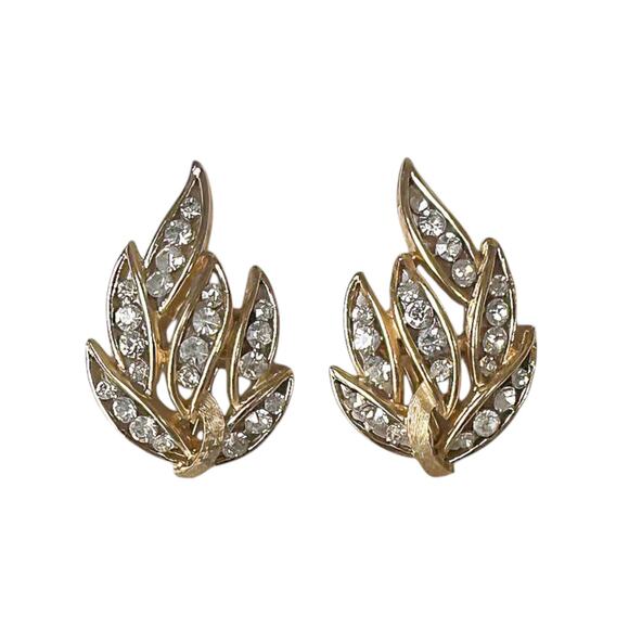 1960s Crown Trifari Gold Plate White Rhinestones Curved Leaf Clip On Earrings - Picture 3 of 3
